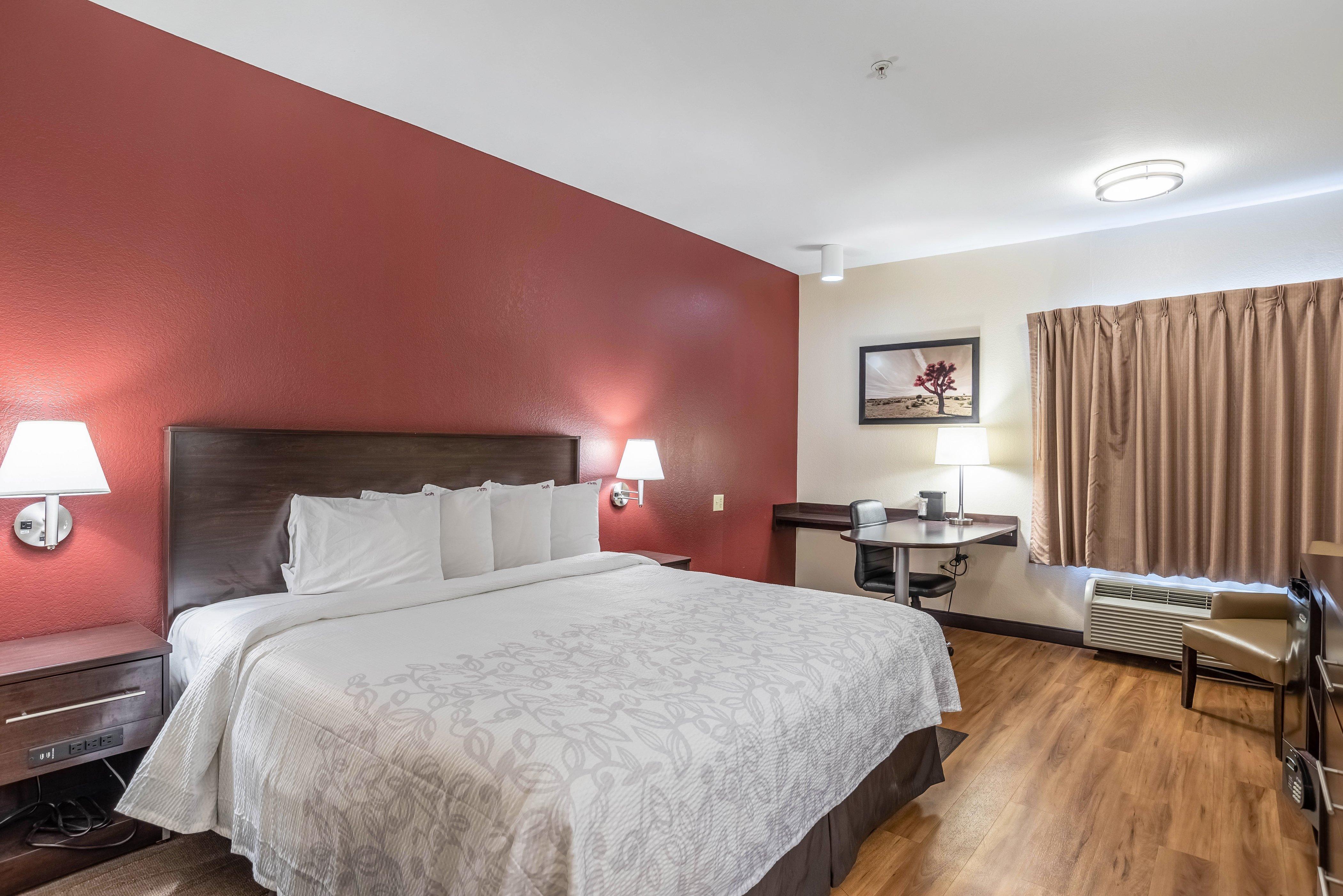 Red Roof Inn Plus Raleigh Downtown Ncsu Conv Center Экстерьер фото
