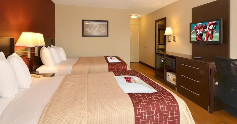 Red Roof Inn Plus Raleigh Downtown Ncsu Conv Center Экстерьер фото