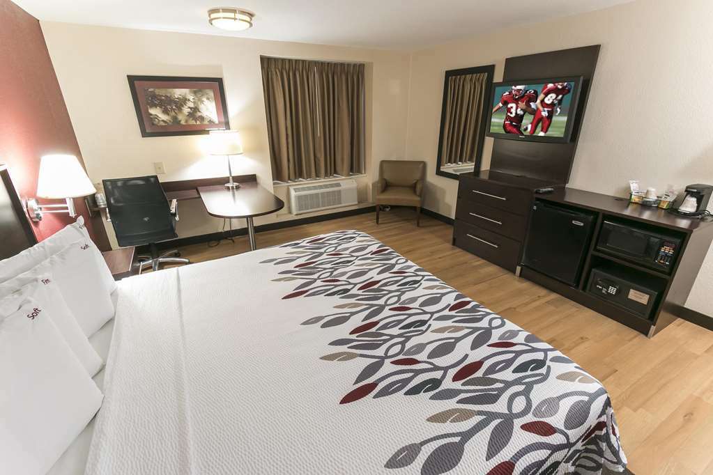 Red Roof Inn Plus Raleigh Downtown Ncsu Conv Center Номер фото