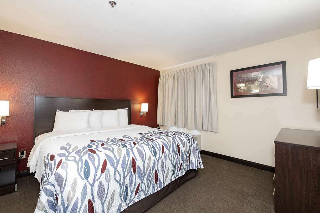 Red Roof Inn Plus Raleigh Downtown Ncsu Conv Center Номер фото