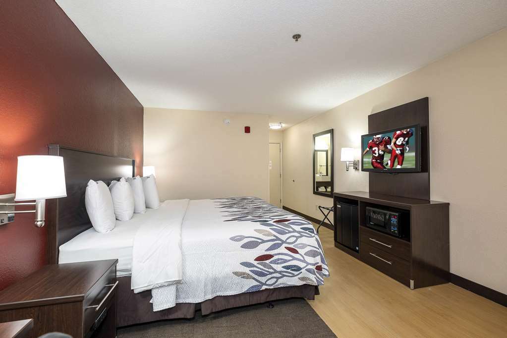 Red Roof Inn Plus Raleigh Downtown Ncsu Conv Center Номер фото